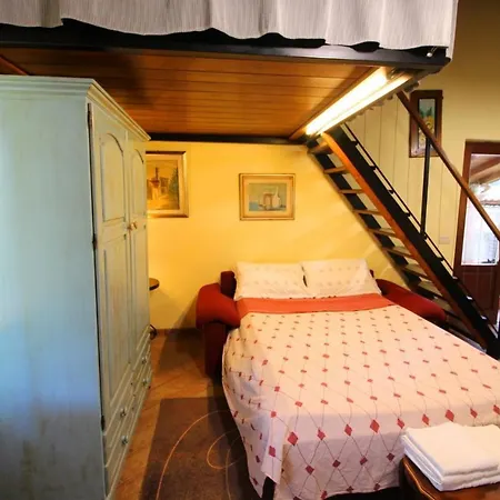 וילה Perelli Sleeps 5 Pool Air Con Wifi