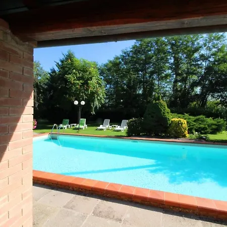 Perelli Sleeps 5 Pool Air Con Wifi *