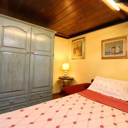 Perelli Sleeps 5 Pool Air Con Wifi Bucine